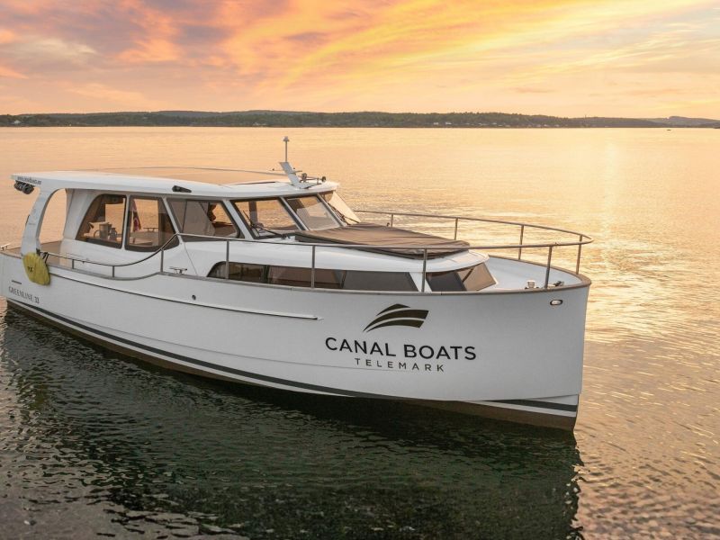 Greenline 33 book in Santa Ponsa