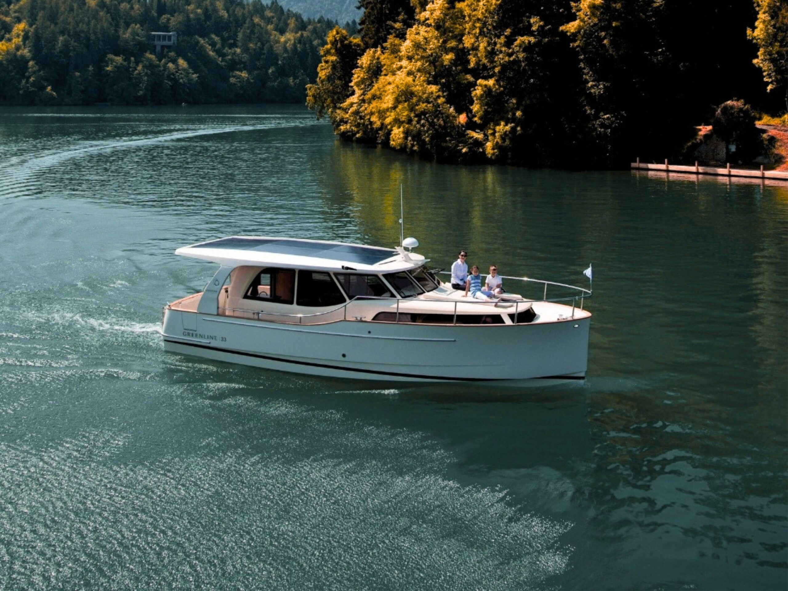 Electric Boat Greenline 33 E-Drive