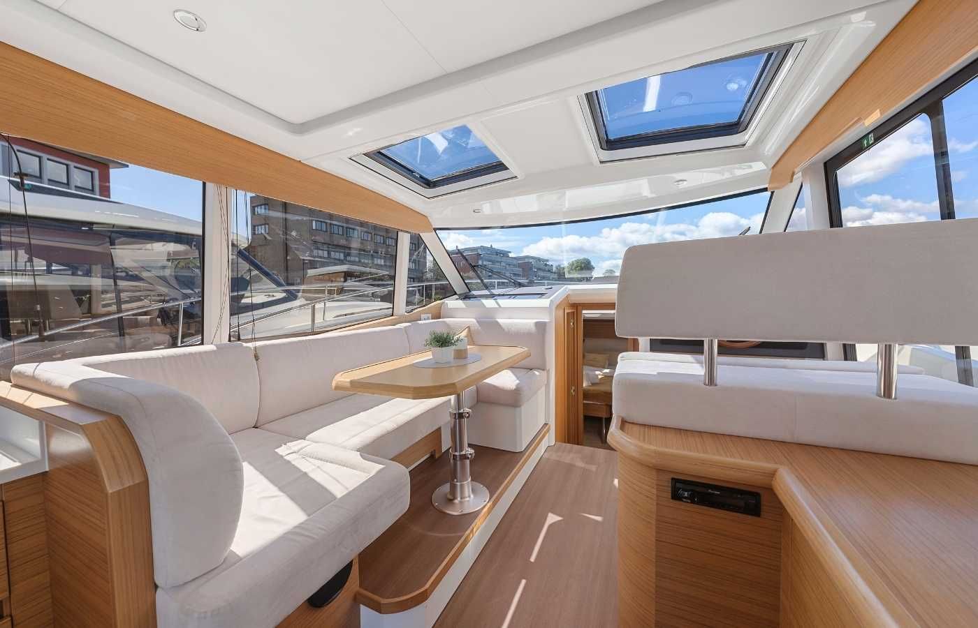 Greenline 39 -living lounge on board electric boat